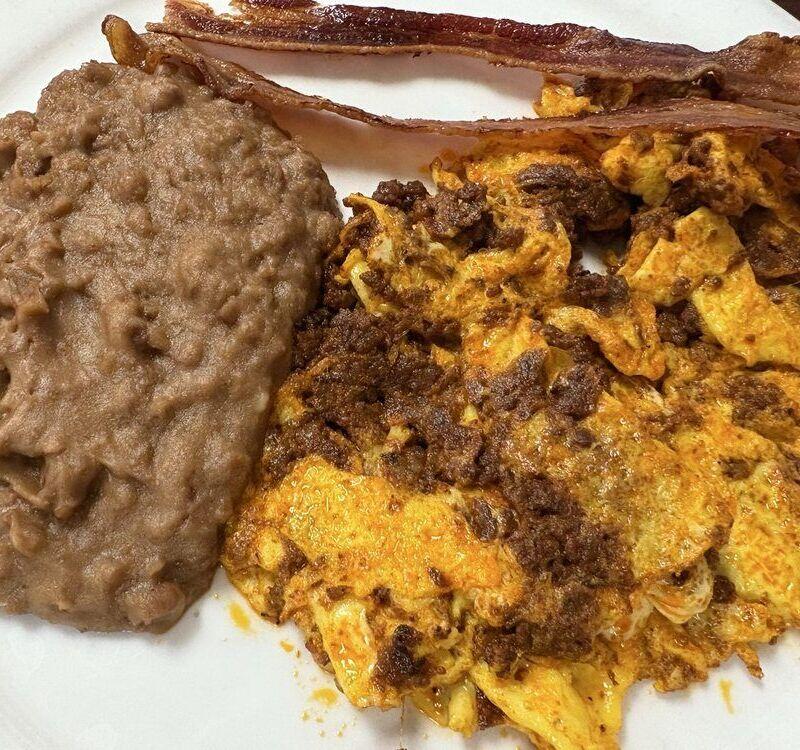 Huevos con Chorizo